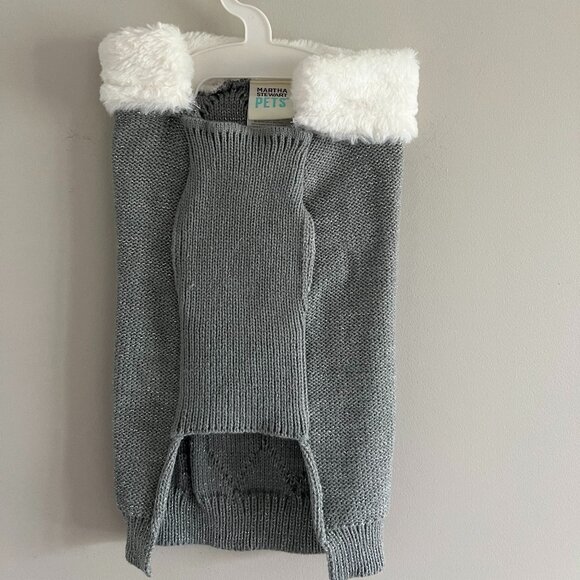 NWT | Martha Stewart Pets Grey & Silver FauxFur Collar Dog Sweater | Size Medium - Picture 2 of 6